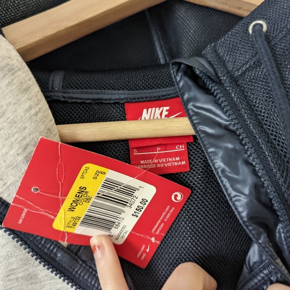 NWT Nike Mixed Material Vest - Picture 6 of 9